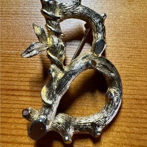 Vintage Sarah Coventry letter B Gold tone Brooch